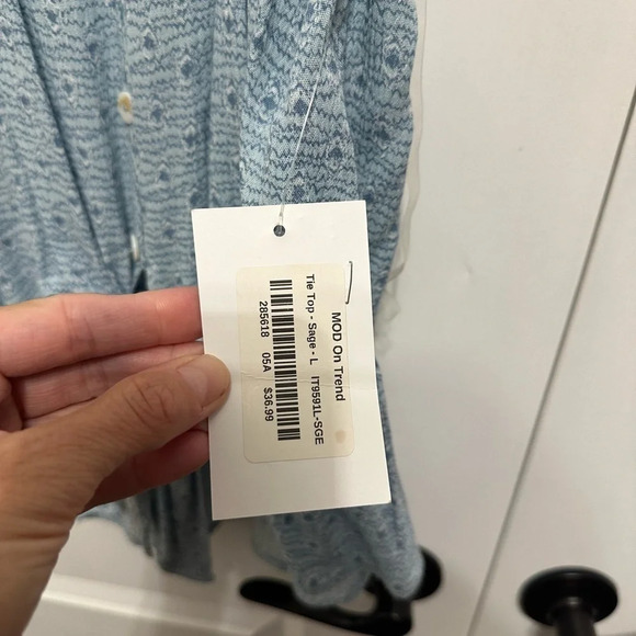 Mod boutique delicate blue racerbak w button front and tie front tank NWT - Picture 5 of 5